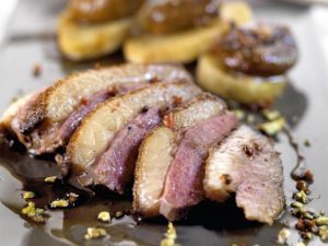 Magret De Pato Con Higos Y Marraschino